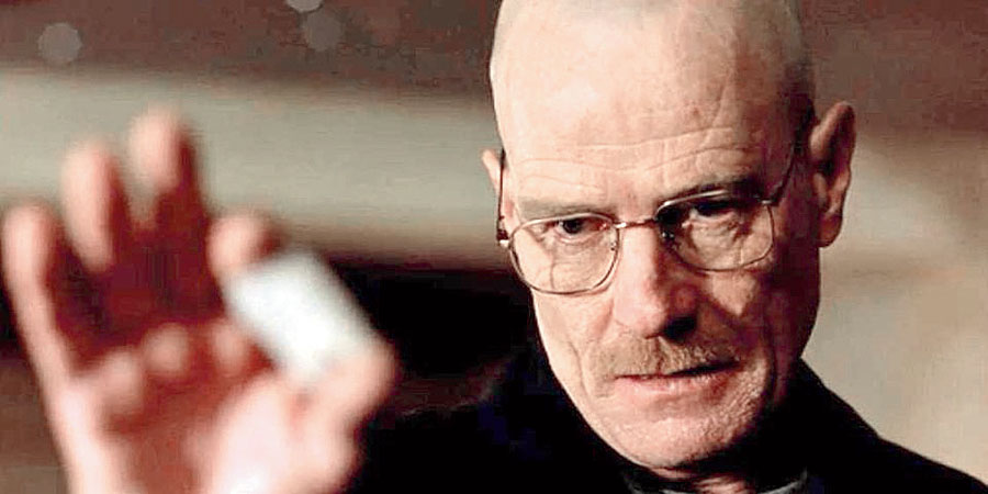 Le rôle de Walter White dans la série Breaking Bad est interprété par l'acteur américain Bryan Cranston.